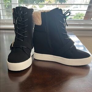 Shoe Dazzle Black and White Wedge Shoes